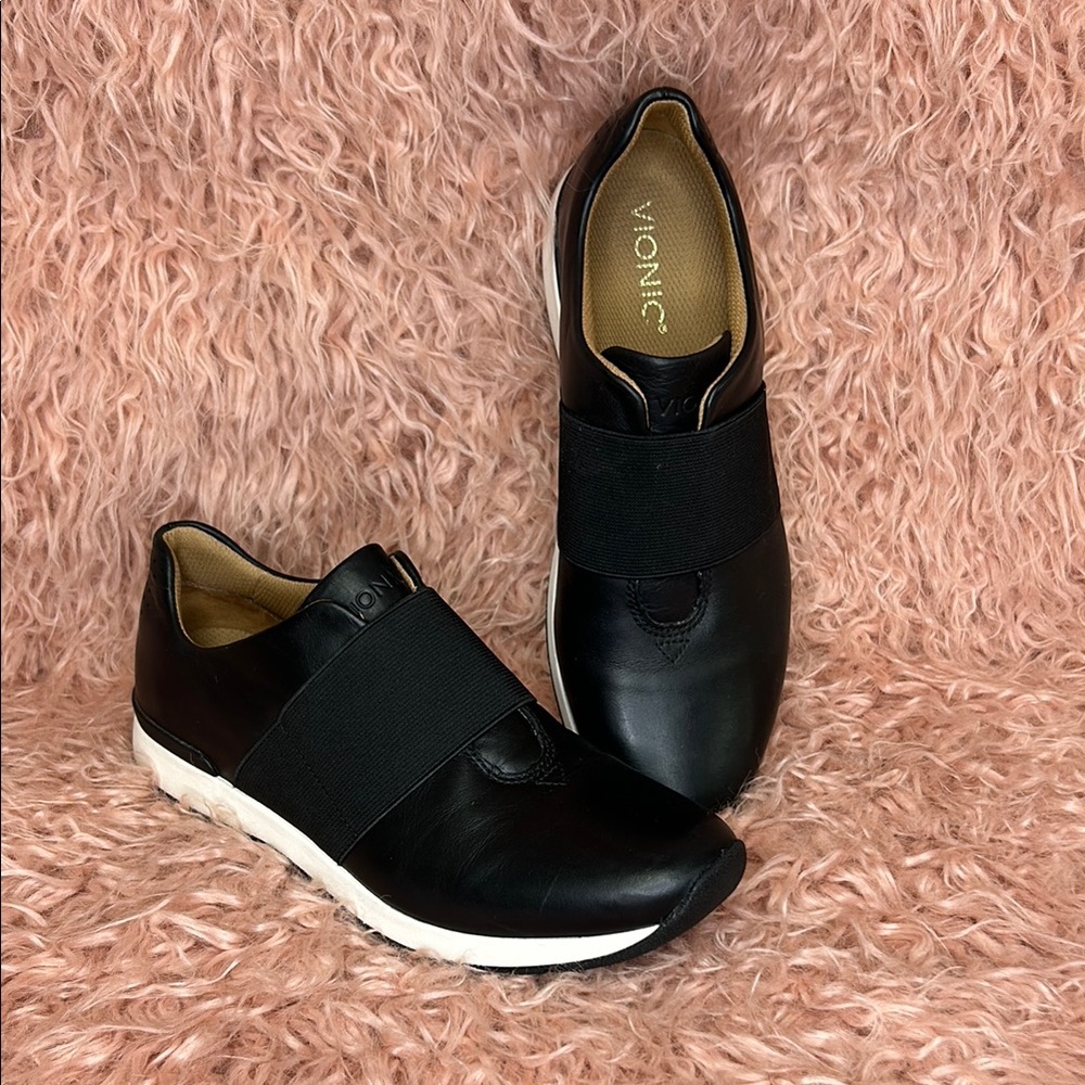 Vionic 9 Codie NWOT Black Slip On Shoes New women ladies